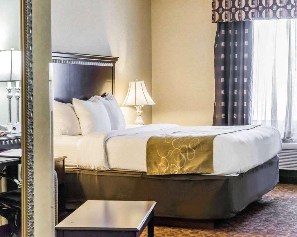 Fairfield By Marriott Inn & Suites Greensboro Coliseum Area Room photo