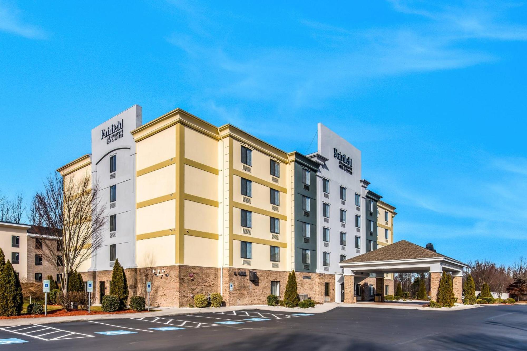 Fairfield By Marriott Inn & Suites Greensboro Coliseum Area Exterior photo