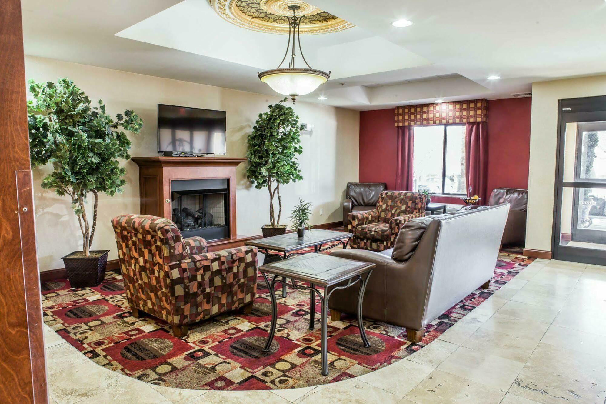 Fairfield By Marriott Inn & Suites Greensboro Coliseum Area Exterior photo